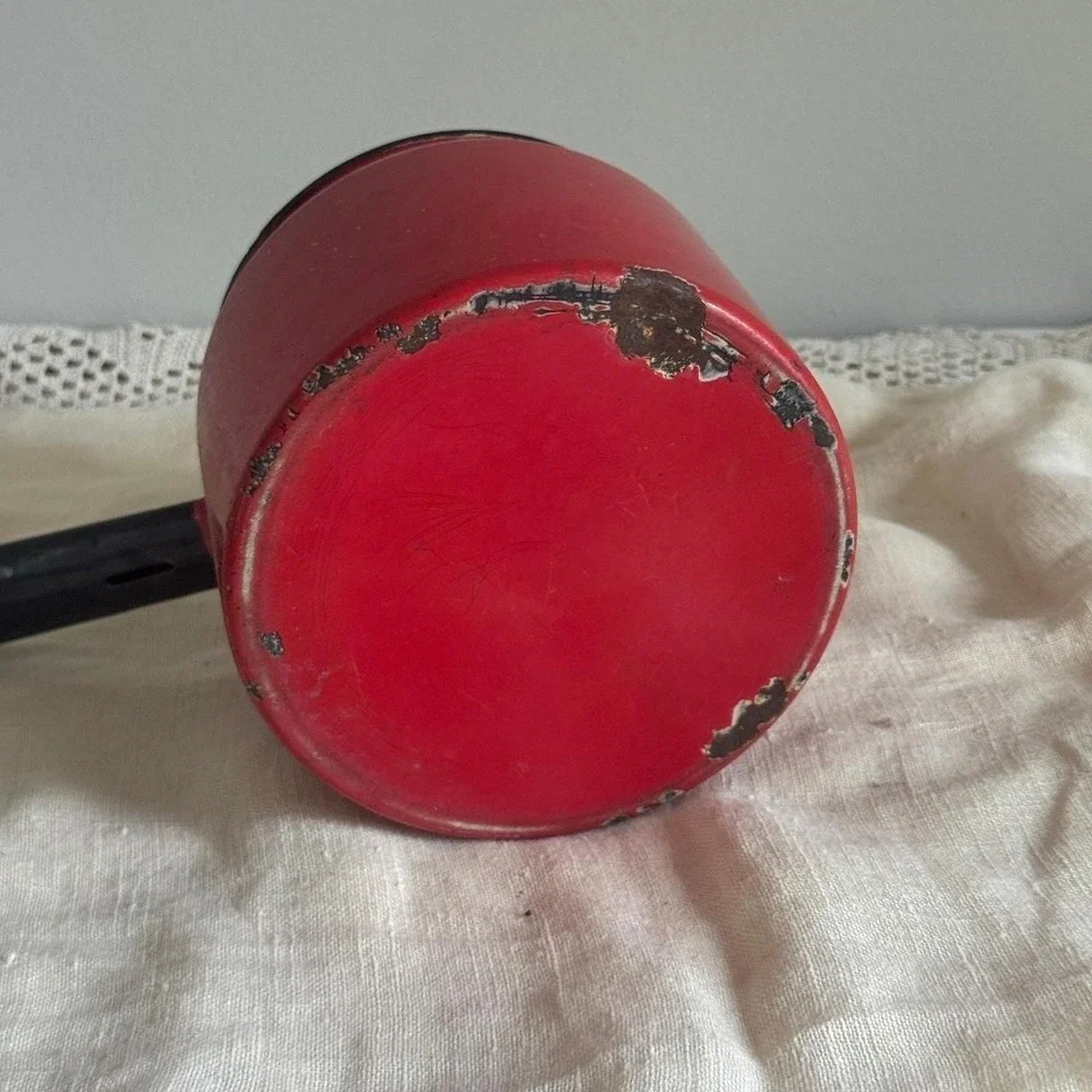 Vintage Red Enamelware Saucepan Rustic Farmhouse Decor Pot with‎ Black Handle